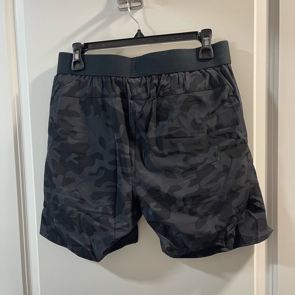 Ten Thousand Men’s Camo Shorts Good Condition - Picture 2 of 7